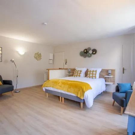 Beautiful In Historic Apartment Bayeux