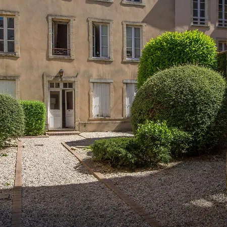 Apartment Beautiful In Historic *