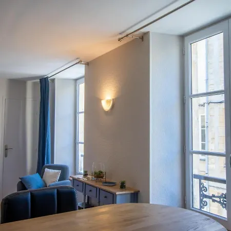 Beautiful In Historic Apartment *